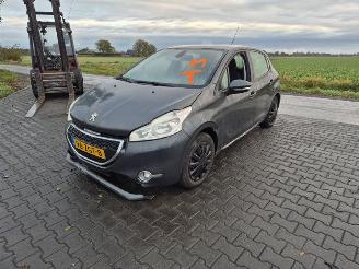 Peugeot 208 1.2 12V picture 4