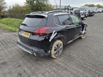 Coche siniestrado Peugeot 2008 1.2 12V 2019/11