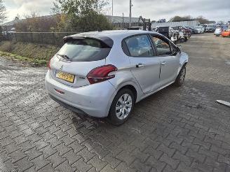 Dezmembrări autoturisme Peugeot 208 1.2 Vti 2016/1