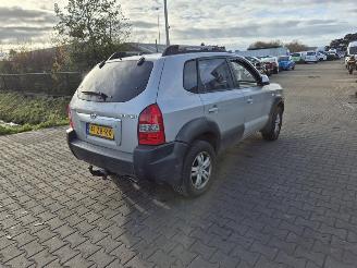 Salvage car Hyundai Tucson 2.0 16v 2008/3
