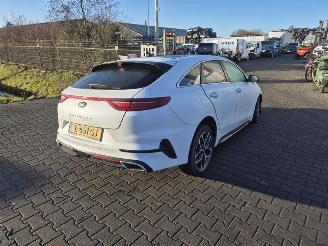 skadebil auto Kia Proceed 1.5T 2021/8