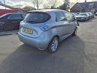 uszkodzony samochody osobowe Renault Zoé R90 2017/1