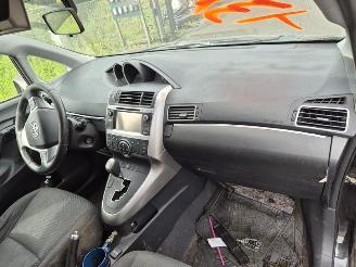 Toyota Verso 2.2 D cat picture 5