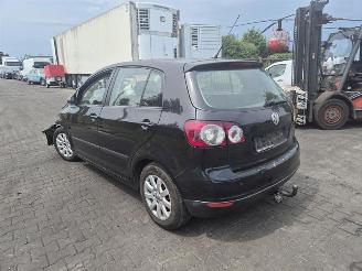 Volkswagen Golf 2.0 TDi picture 2