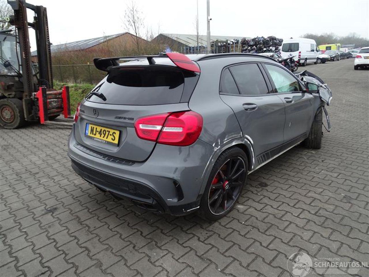 Mercedes GLA 45 AMG Turbo 16V