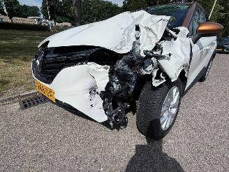 Renault Captur E-TECH PLUG-IN HYBRID  1598 cc picture 10