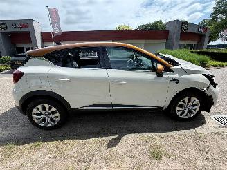 Renault Captur E-TECH PLUG-IN HYBRID  1598 cc picture 6