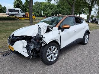 Auto incidentate Renault Captur E-TECH PLUG-IN HYBRID  1598 cc 2020/12