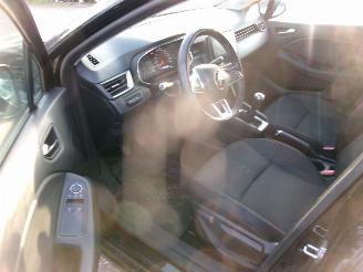 Renault Clio 1.0 Zen 5 Drs- HB picture 19