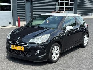 Vrakbiler auto Citroën DS3 1.4 16V VTi Hatchback  Benzine 1.397cc 70kW (95pk) FWD 2010/10