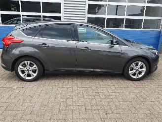 Ford Focus 1.5 Titanium picture 6