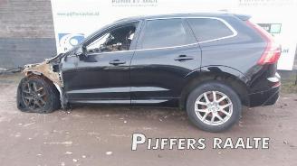 Coche siniestrado Volvo Xc-60 XC60 II (UZ), SUV, 2017 2.0 T8 16V Hybrid AWD 2018/10