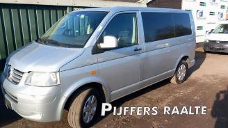 Coche siniestrado Volkswagen Transporter Transporter T5, Van, 2003 / 2015 2.5 TDi 2006/9