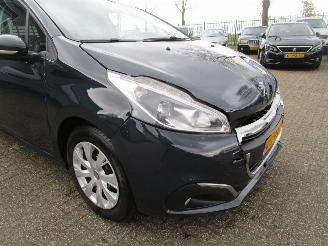 Peugeot 208 1.2 PURE TECH BLUE LION 5DRS picture 25