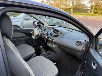Renault Twingo 1.2-16V Collection  Hatchback 3-dr. picture 12
