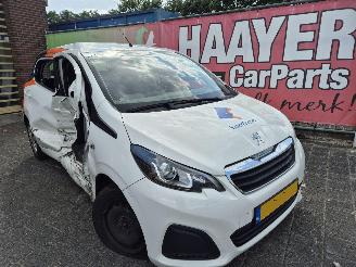 Peugeot 108  picture 1
