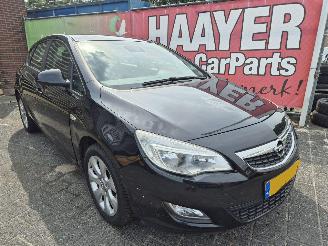 Vrakbiler auto Opel Astra 1.4 turbo edition 2012/6