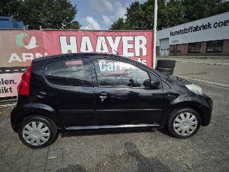 Peugeot 107 1.0 12v sublime picture 2