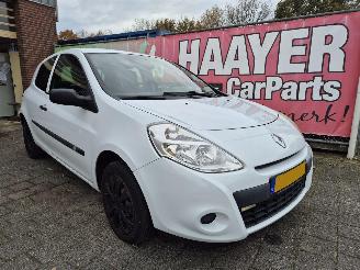 Schadeauto Renault Clio 1.2 acces AIRCO 2012/7