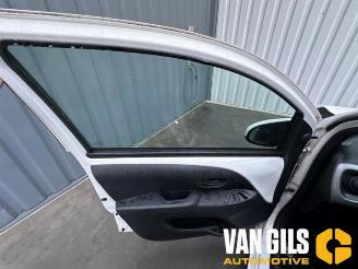 Peugeot 108 108, Hatchback, 2014 1.0 12V picture 13