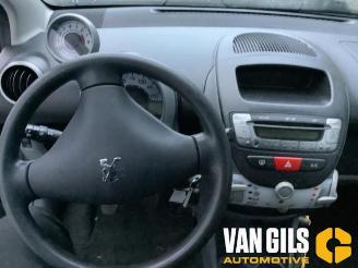 Peugeot 107 107, Hatchback, 2005 / 2014 1.0 12V picture 13