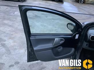 Peugeot 107 107, Hatchback, 2005 / 2014 1.0 12V picture 10