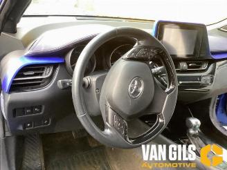 Toyota C-HR C-HR (X1,X5), SUV, 2016 1.8 16V Hybrid picture 18