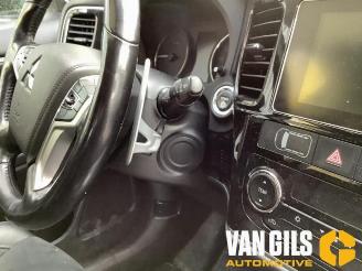 Mitsubishi Outlander Outlander (GF/GG), SUV, 2012 / 2022 2.0 16V PHEV 4x4 picture 26