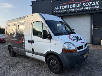 bruktbiler bedrijf Renault Master T35 2.5 DCI L2H2 AIRCO NIEUWE APK 2006/10