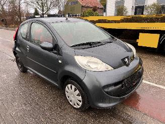 skadebil oplegger Peugeot 107 1.0-12V 2007/12