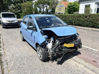 Vaurioauto  passenger cars Kia Picanto 1.0-12V 2012/3