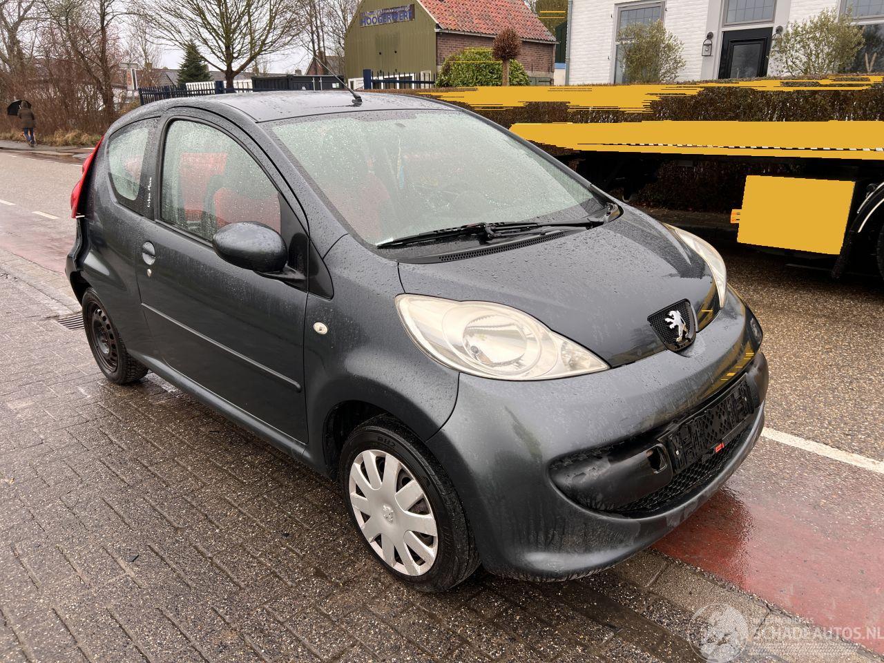 Peugeot 107 1.0-12V
