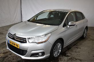 krockskadad bil auto Citroën C4 1.6 VTi Collection 2013/10