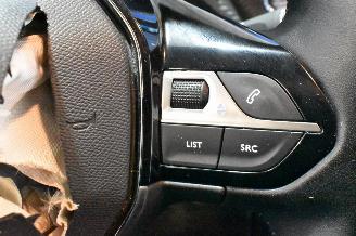 Peugeot 208 1.2 PT Allure Pack picture 31