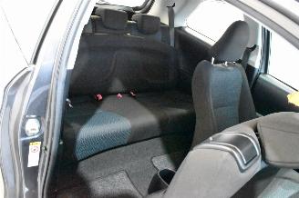 Toyota Yaris 1.0 VVT-i Aspiration picture 16