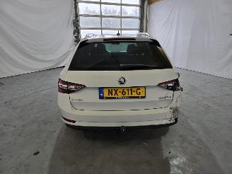 Skoda Superb 1.6 TDI Ambition Bns picture 6