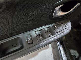 Renault Clio 0.9 TCe Limited picture 23