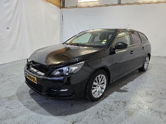 Peugeot 308 1.2 PureTech Blue Lease picture 3