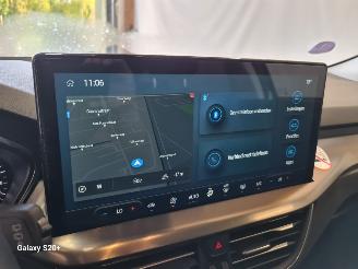 Ford Focus 1.0 EBH Titanium picture 18