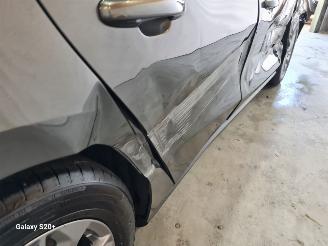 Ford Focus 1.0 EBH Titanium picture 9