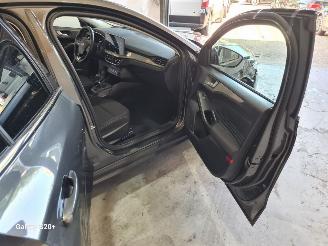 Ford Focus 1.0 EBH Titanium picture 31