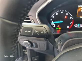 Ford Focus 1.0 EBH Titanium picture 22