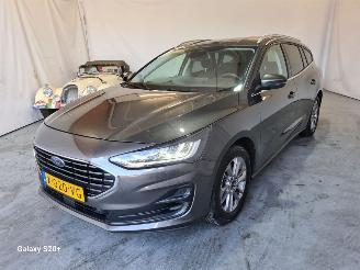 Ford Focus 1.0 EBH Titanium picture 2