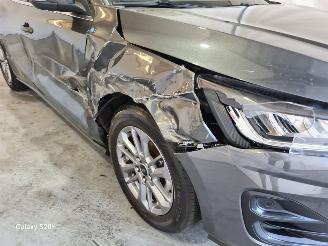 Ford Focus 1.0 EBH Titanium picture 10