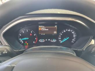 Ford Focus 1.0 EBH Titanium picture 26