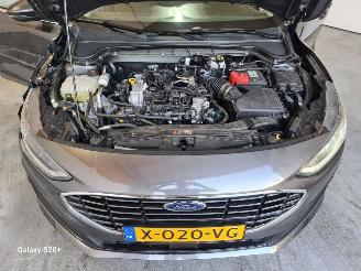 Ford Focus 1.0 EBH Titanium picture 7