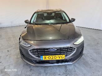 Ford Focus 1.0 EBH Titanium picture 3