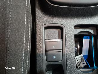 Ford Focus 1.0 EBH Titanium picture 15
