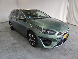 krockskadad bil auto Kia Ceed Sportswagon 1.6 GDI PHEV DynamicPlusLine 2024/2