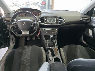 Peugeot 308 1.2 PureTech Style picture 22
